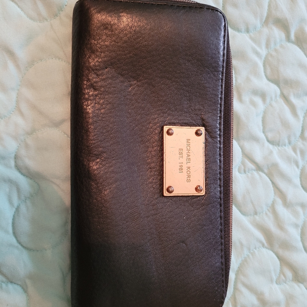 Michael kors wallet